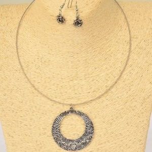 2 piece choker and earring set